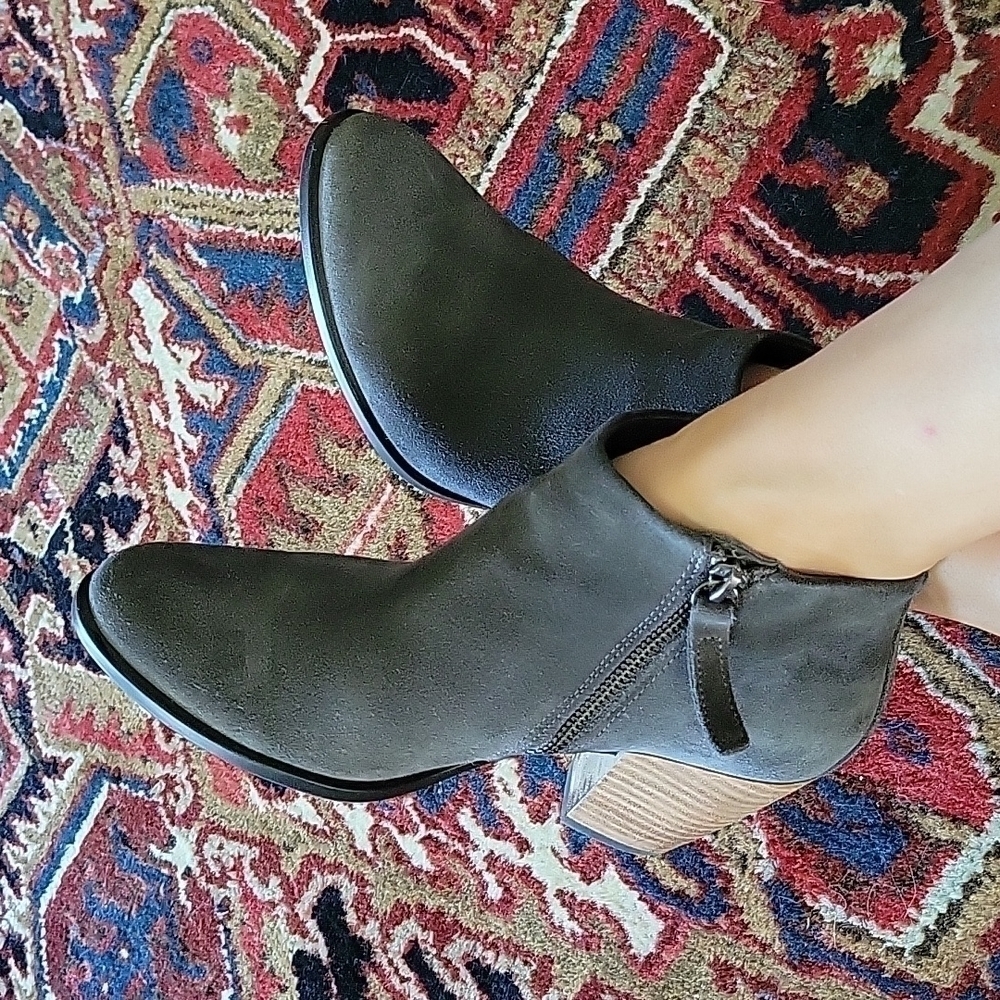 ECCO Danish Design Blue Suede Stack Heel Ankle Boots Women's Size 6